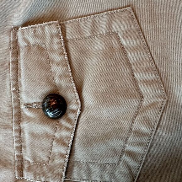 Diesel tan khaki Bermuda shorts with button detail. Size 28 - Picture 10 of 17